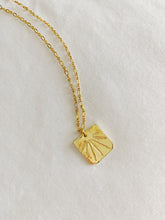 Load image into Gallery viewer, The Illay Necklace