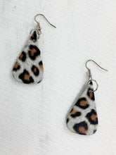 Load image into Gallery viewer, Capoeira Leather Earrings White Leopard Print