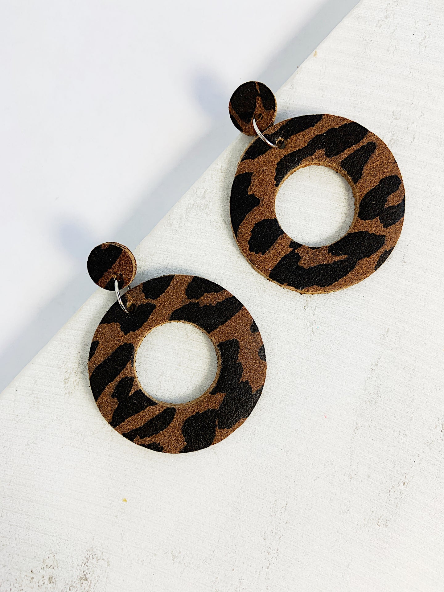 O Leather Earrings Brown Leopard Print
