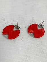 Load image into Gallery viewer, XO Earrings